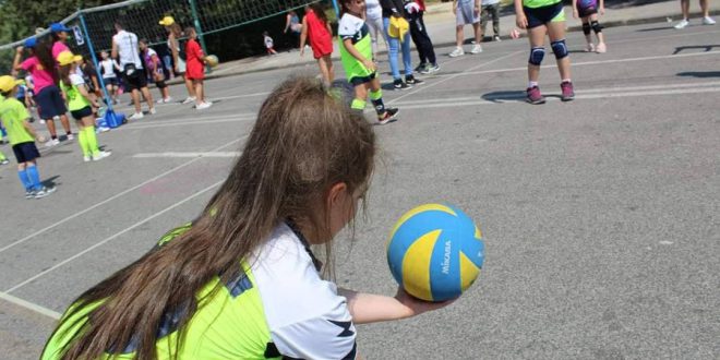 Il 28 aprile lungo via Caracciolo “Illuminiamo il Volley”: sul lungomare di Napoli