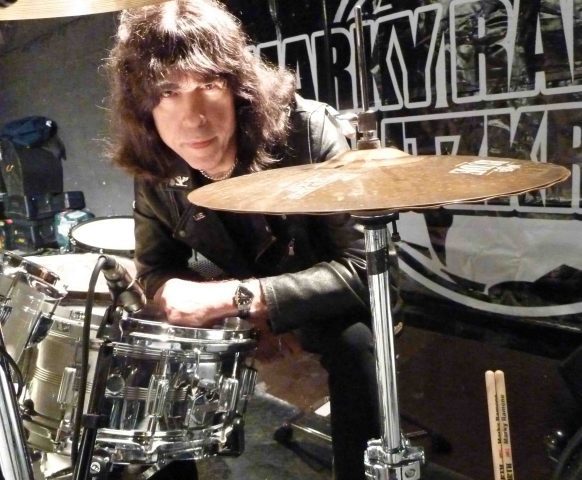 ENJOY! THE FEST: sabato 25 il mito del punk MARKY RAMONE