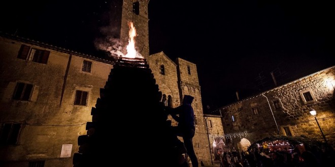 Abbadia San Salvatore, città delle Fiaccole si prepara a celebrare la sua antichissima festa del fuoco