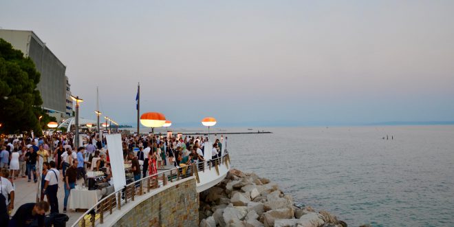 Grado 30 e 31 luglio 2019  Duplice appuntamento sulla passeggiata a mare di Grado  con le Cene spettacolo