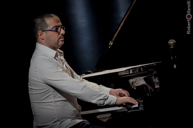 Yonathan Avishai in concerto a Siena Martedì 5 marzo alle ore 21.45, appuntamento a Un Tubo Jazz Club. Ingresso libero