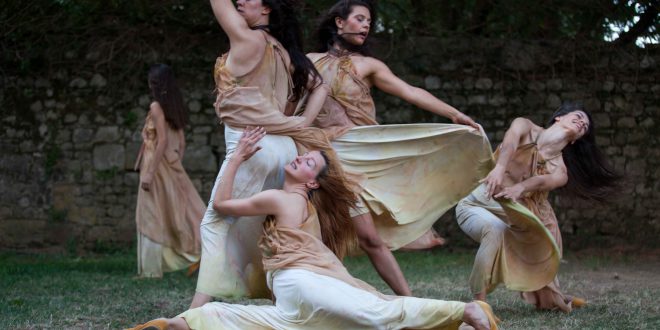 PALCHI NEI PARCHI: domani VENERDÌ 13 AGOSTO A CIVIDALE DEL FRIULI, BOSCO ROMAGNO, LE QUATTRO STAGIONI-FROM SUMMER TO AUTUMN CON LA COMPAGNIA DI DANZA AREAREA