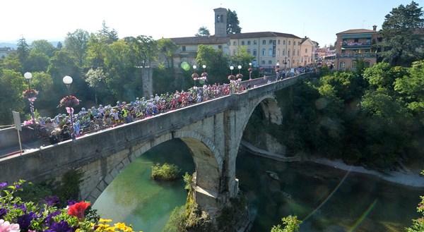 LA GRANFONDO DEL GIRO HA CHIUSO IN BELLEZZA IL WEEKEND ROSA IN FRIULI