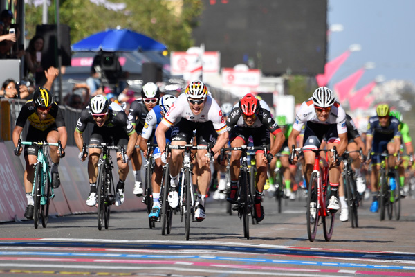 GREIPEL HA VINTO LA TAPPA 2 DEL GIRO D’ITALIA ED È LA NUOVA MAGLIA ROSA