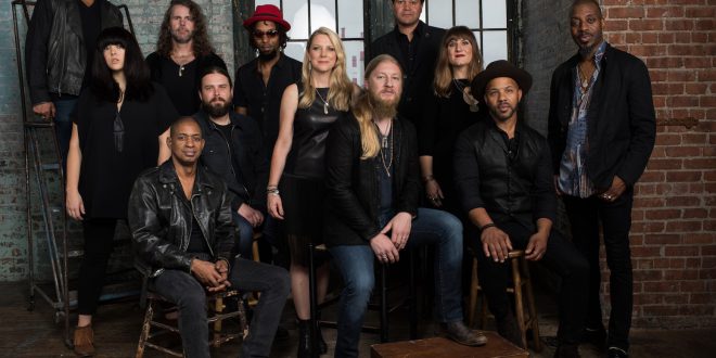 TEDESCHI TRUCKS BAND – Il super gruppo rock e blues americano domani in concerto a Trieste