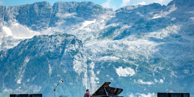 No borders music GRAN FINALE CON BEN HARPER AI LAGHI DI FUSINE SABATO 11 AGO, ALLE 2 DEL POMERIGGIO