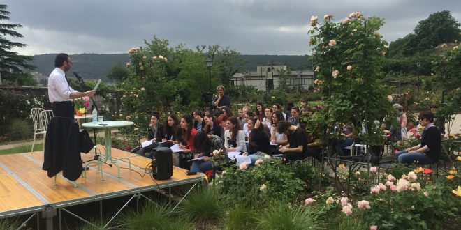 Nel 40° della Legge Basaglia al via nel Parco di San Giovanni a Trieste l’8ª edizione di “Rose Libri Musica e Vino”