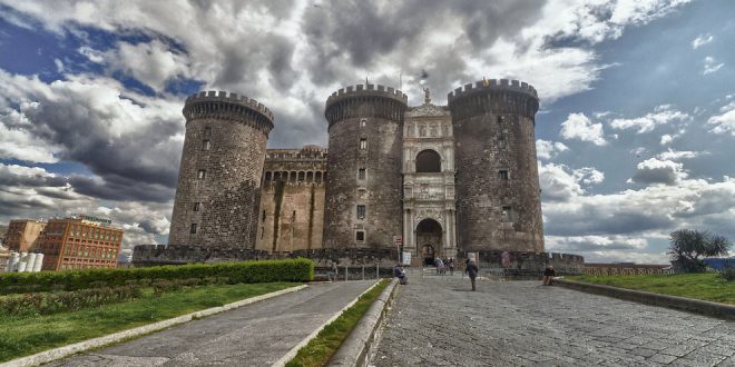 NAPOLI : Maschio Angioino: da Carnevale a San Valentino con i personaggi della storia  per scoprire i luoghi segreti del castello