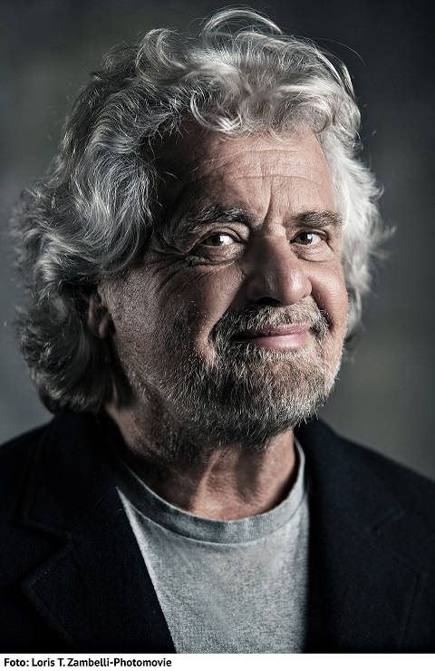 BEPPE GRILLO torna mattatore a teatro con il nuovo spettacolo “Terrapiattista”. Il 18 marzo sarà al Teatro Nuovo Giovanni da Udine