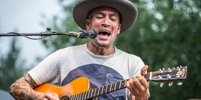 DUE ORE SOTTO LA PIOGGIA INCANTATI DA BEN HARPER, FINALE EPICO PER IL NO BORDERS MUSIC FESTIVAL 2018