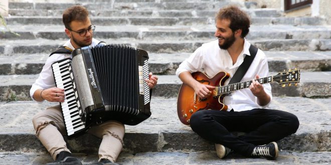 Domenica 2 agosto a Marina di Vietri sul Mare “Giocavietri” chiude con il concerto degli Am Bros One e una carrellata di artisti