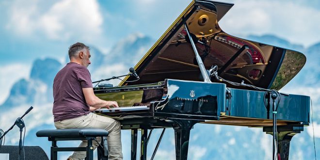 YANN TIERSEN tra un mese esatto a Villa Manin: il 9 luglio con il suo nuovo “All Tour” mondiale