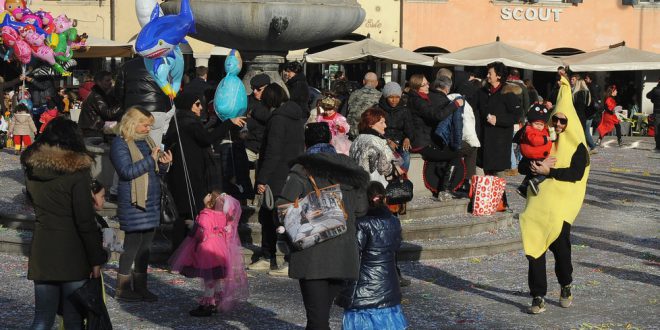 UDINE in piazza Matteotti CARNEVALE IN CITTÀ ALL’INSEGNA  DELL’ANIMAZIONE PER I PICCOLI