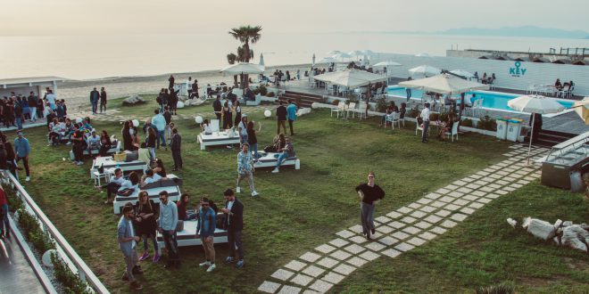 Lunedì 17 Aprile a Pozzuoli I Gemelli Diversi saranno ospiti del Key Beach.