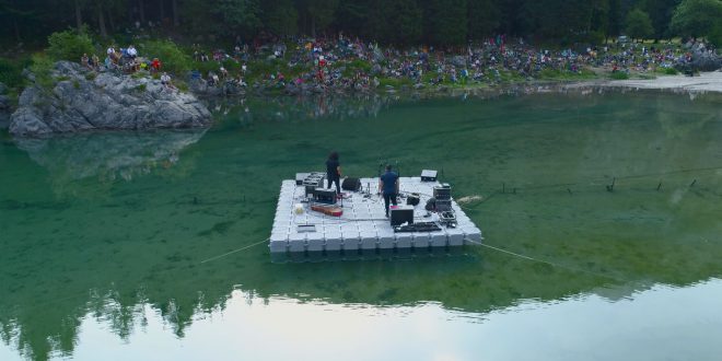 NO BORDERS MUSIC FESTIVAL LAGHI DI FUSINE STAMANE RISVEGLIO CON ROY PACI & JOHN LUI