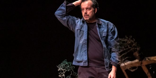 In nome del padre mercoledì 15 gennaio alle 21 al Teatro Ristori di Cividale del Friuli e giovedì 16 gennaio alle 20.45 al Cinecity di Lignano Sabbiadoro