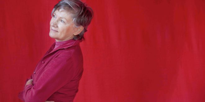 Mariangela Gualtieri per Natura Dèi Teatri #25: la voce della poesia apre il Festival all women di Lenz