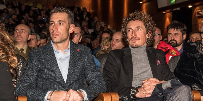 Nibali e Pellizzotti premiati alla presentazione delle tappe friulane del Giro d’Italia a Tolmezzo
