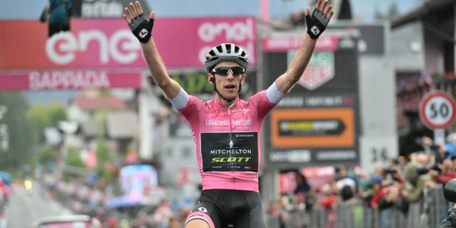 La Maglia Rosa Simon Yates ha vinto la Tappa 15 del Giro d’Italia