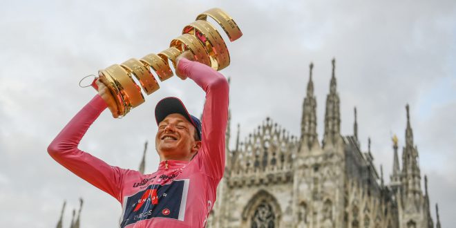 Tao Geoghegan Hart ha vinto il 103^ Giro d’Italia. Filippo Ganna primo nella cronometro finale di Milano
