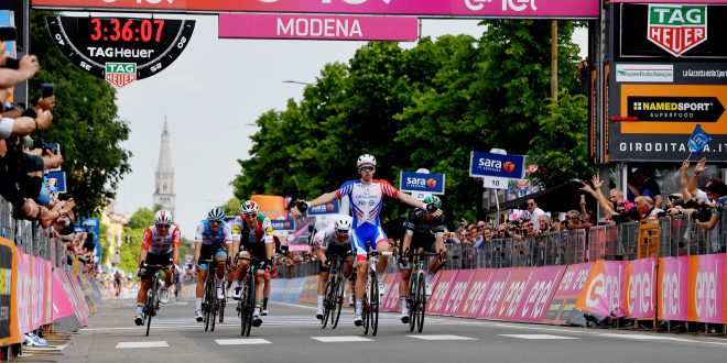 Demare ha vinto la Tappa 10 del Giro d’Italia, Conti ancora Maglia Rosa