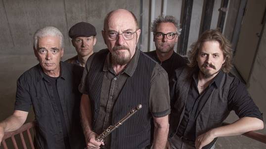 JETHRO TULL – Le leggende del progressive rock mondiale al FESTIVAL DI MAJANO con il tour dei 50 anni di una straordinaria carriera