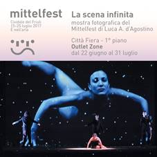 Mittelfest 2015 – Il colore dell’acqua DOMANI, MERCOLEDÌ 1 LUGLIO, ALLE 18.00 INAUGURA ALL’AEROPORTO DI RONCHI DEI LEGIONARI (AREA ESPOSITIVA AL I^ PIANO) LA MOSTRA FOTOGRAFICA DI LUCA D’AGOSTINO “SCENALOGIE”